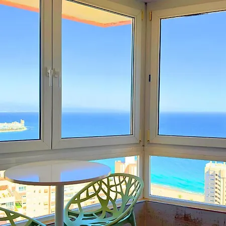 Atico A 50m Del Mar. Parking Gratis. A/c Apartment