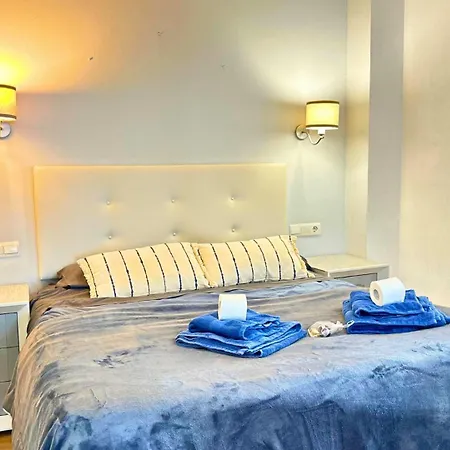 Atico A 50m Del Mar. Parking Gratis. A/c Apartment